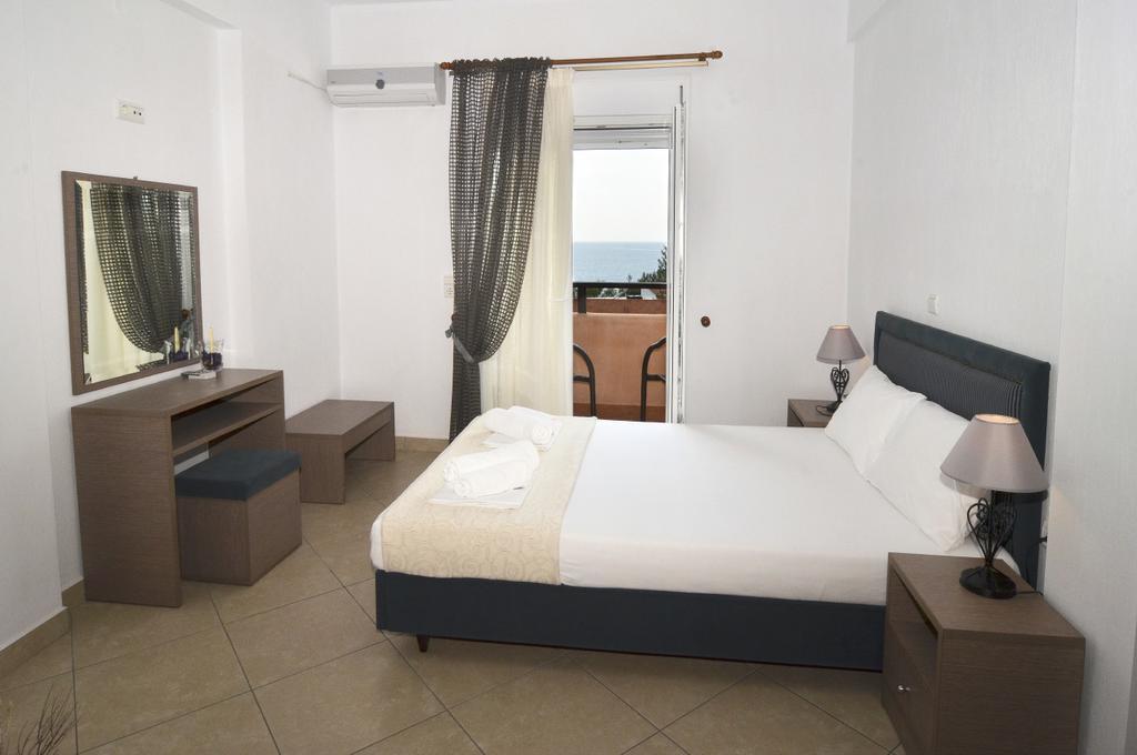 Inanthi Apartment Potos Exterior photo