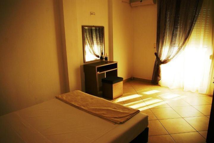 Inanthi Apartment Potos Room photo
