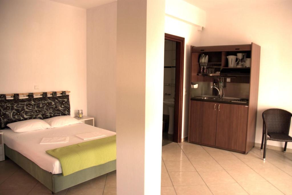 Inanthi Apartment Potos Room photo